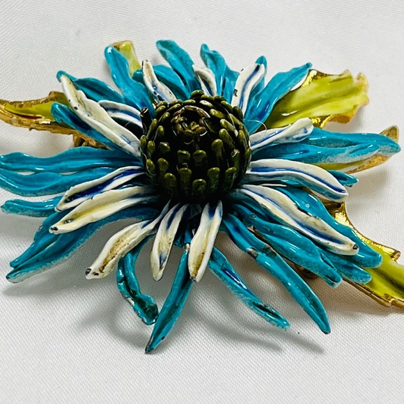 Coro Craft Chrysanthemum Blue Flower Brooch, and Clip Earrings - Picture 2 of 10